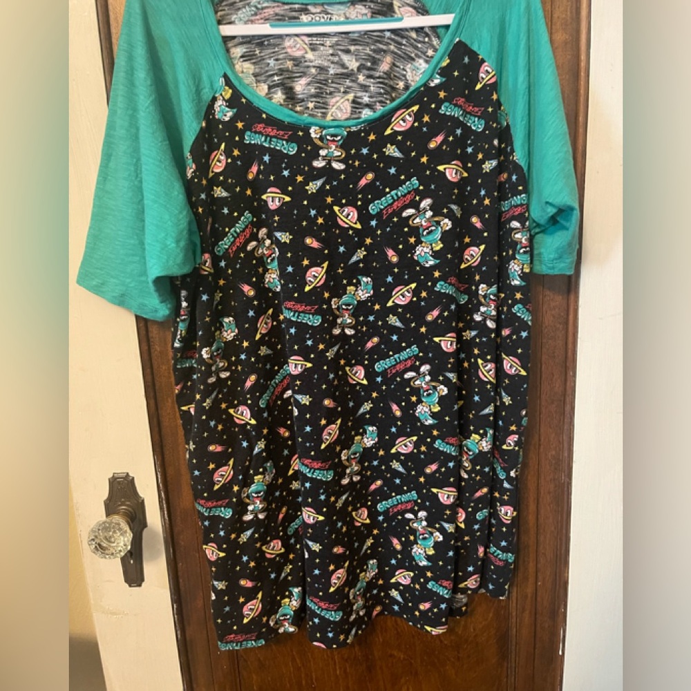 Torrid Sleep Shirt 
Looney Toons -Marvin Martin